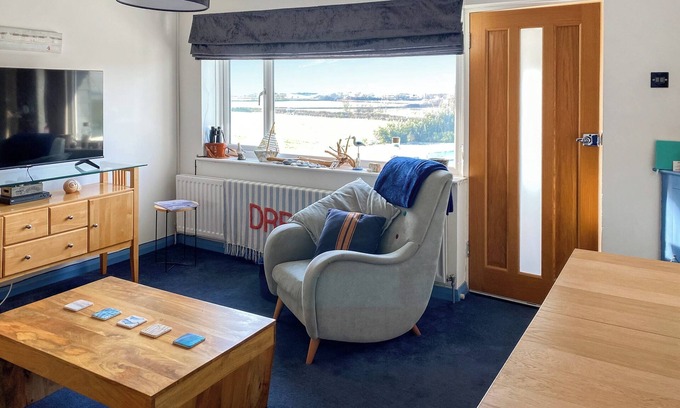 Appledore Cottage | Experience 2-Bedroom Comfort in Yelland with Ocean Views