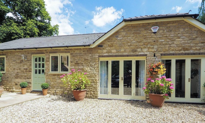 Fulbeck Cottage | Pet-Friendly 2 Bedroom Retreat in Fulbeck near Grantham