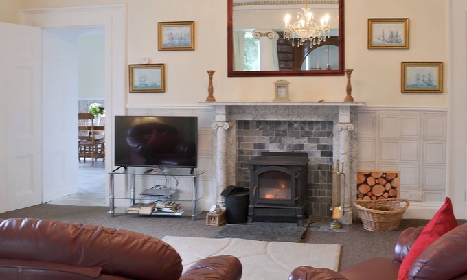 Liskeard Cottage | Pet-Friendly 2 Bedroom Retreat with Lake View in Liskeard