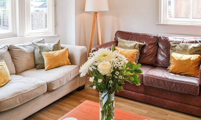 Horstead Cottage | Cozy 2-Bedroom Getaway in Coltishall with Lake View