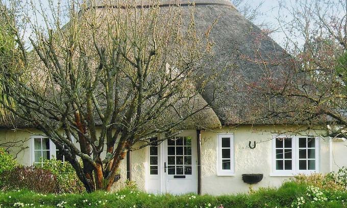 Otterton Cottage | Spacious 2-Bedroom Retreat in Pet-Friendly Otterton