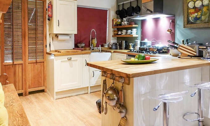Swanley Cottage | Cozy 2-Bedroom Retreat in Crockenhill near Swanley