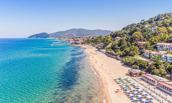 Laura House | Comfortable 2 Bedroom Retreat in Capaccio with Ocean View