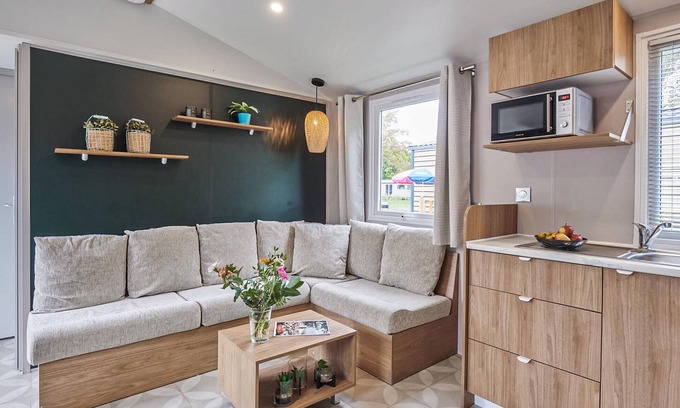 Gasselte House | Family-Friendly 2 Bedroom Retreat in Gasselte with Pool
