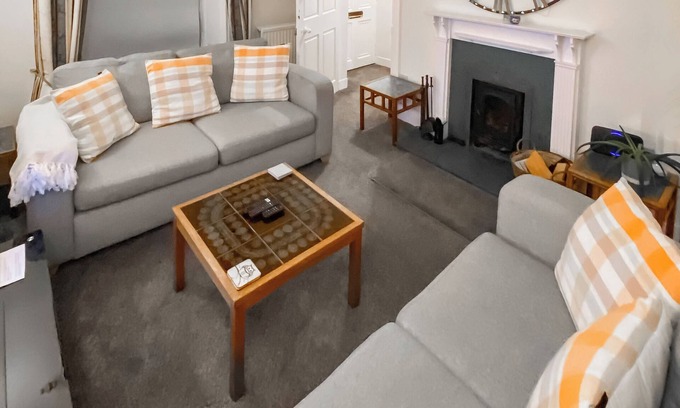 Alford Cottage | Cozy 2-Bedroom Retreat in Alford with Lake View Amenities