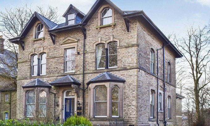 Buxton Cottage | Comfortable 2-Bedroom Stay in Family-Friendly Buxton