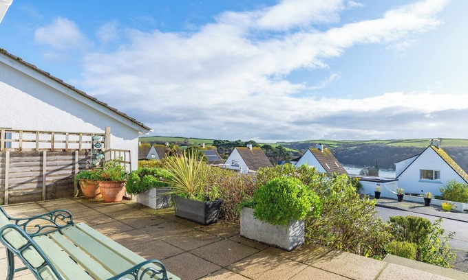 Fowey Cottage | Unforgettable 2 Bedroom Accommodation in Fowey with Ocean View
