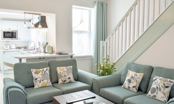 Girvan Cottage | Family-Friendly 2 Bedroom Accommodation in Girvan