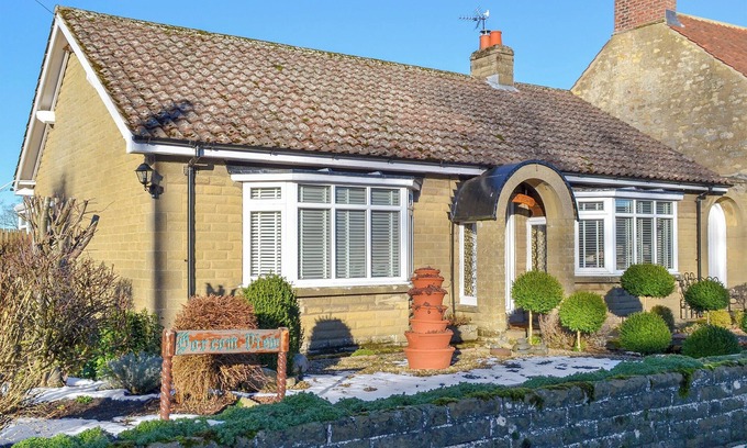 Lockton Cottage | Ideal 2-Bedroom Stay in Lockton, Near Pickering