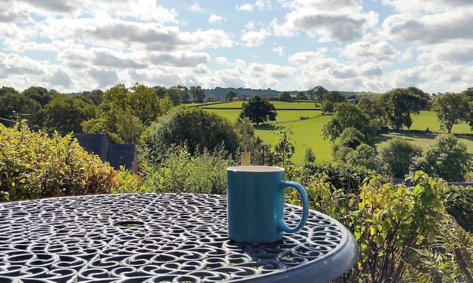 Birchover Cottage | Perfect 3 Bedroom Getaway in Birchover near Matlock