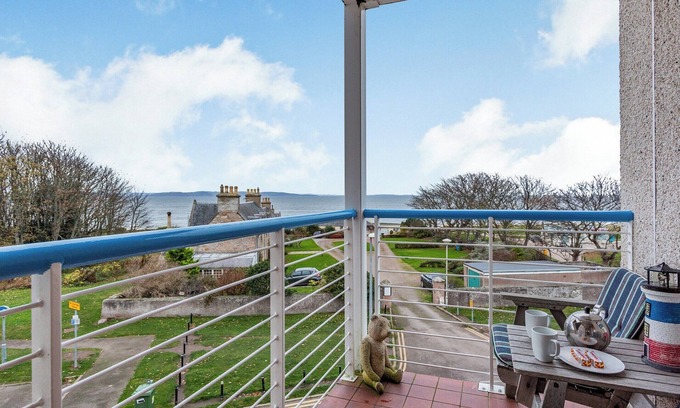 Nairn Cottage | Ideal 2-Bedroom Accommodation with Oceanfront Views