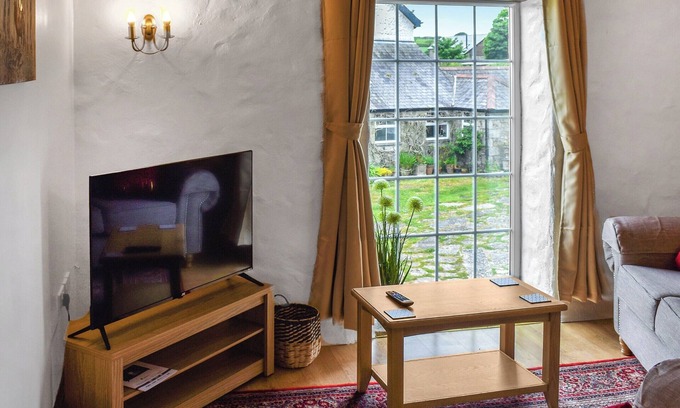 Mabe Burnthouse Cottage | Family-Friendly 2 Bedroom Retreat in Penryn, Near Falmouth