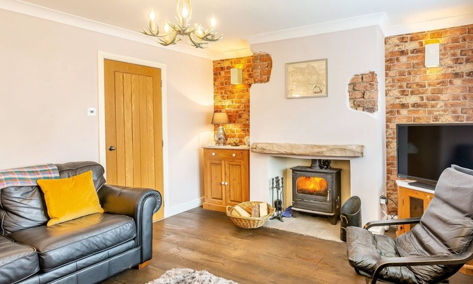 Goole Cottage | Top-Rated 2 Bedroom Accommodation in Pet-Friendly Selby