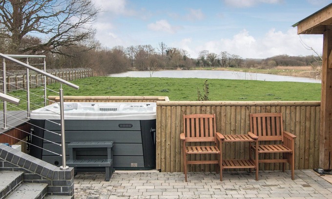 Street Cottage | Top-Rated 2 Bedroom Accommodation in Sharpham, Near Glastonbury