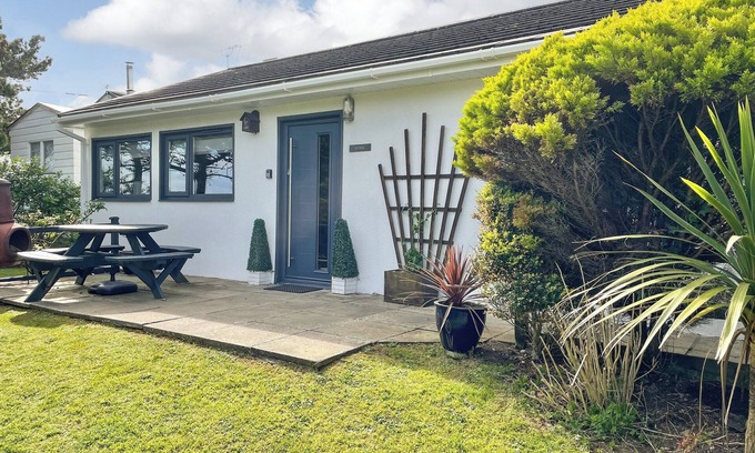 Treator Cottage | Relax with Ocean Views in Serene Rural Surroundings