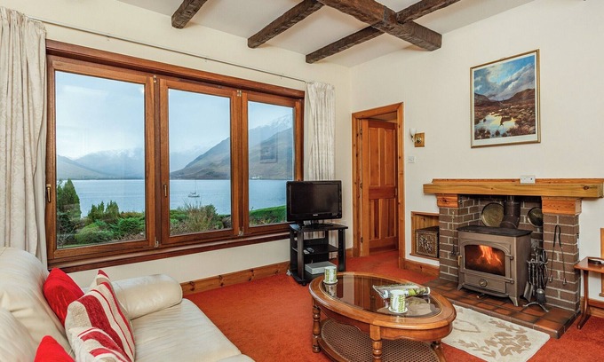 Ratagan Cottage | Discover 2-Bedroom Accommodation with Ocean Views in Ratagan