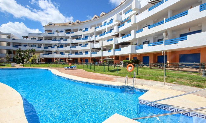 Castillo de Sabinillas Apartment | Ideal Child-Friendly Apartment with Pool and Ocean Views