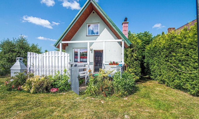 Sarbsk House | Relax in a Cozy Vacation Home Steps from the Ocean