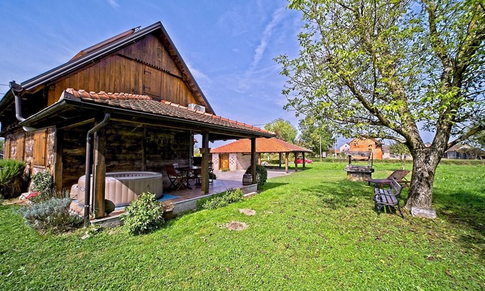 Karlovac House | Tranquil Vacation Home with Lake View and Spa Access