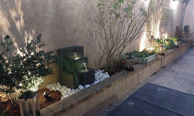 Chamarande Apartment | Pet-Friendly Vrbo Property with Spa and Breakfast Options