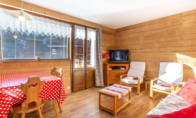 La Clusaz Apartment | Guest Rated: 9.8 - Cozy La Clusaz Apartment for Families