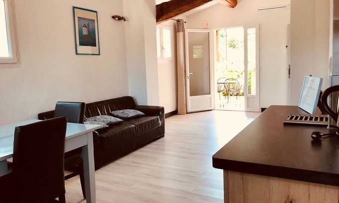 Malaucene Apartment | Relaxing Vrbo Property with Spa and Breakfast Options