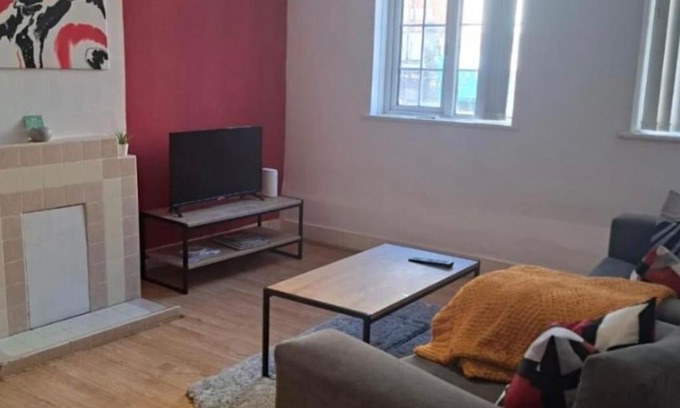 Twickenham Riverside Apartment | Modern 2-Bedroom Apartment in Vibrant Twickenham Area