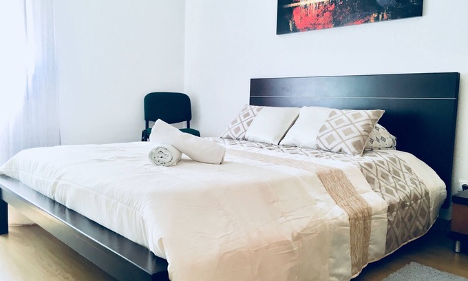 Arco Pintado Apartment | Comfortable 2 Bedroom Apartment in Coimbra with Spa Amenities