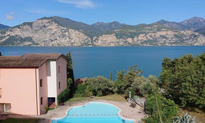 Malcesine Apartment | Guest Rated: 10/10 Ocean View Property with Pool & Kitchen