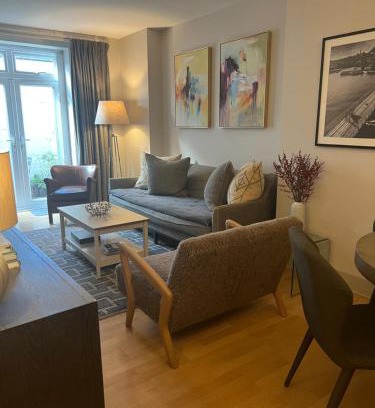 Chelsea Riverside Apartment | Family-Friendly 2 Bedroom Apartment Near Kings Road