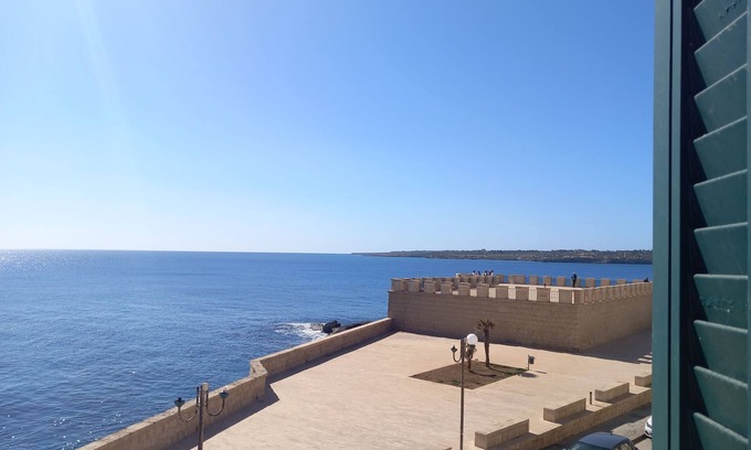 Ortigia Apartment | Seaside 2-Bedroom Apartment in Historic Ortigia, Syracuse