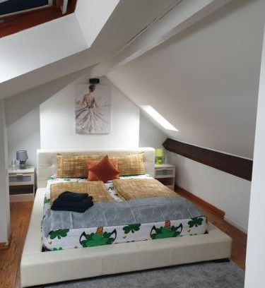 Ixelles Apartment | Stylish 2 Bedroom Apartment with Rooftop Terrace, Rated 9.2