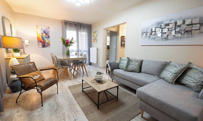 Bayeux Apartment | 2 bedroom apartment with private parking Normandy BAYEUX