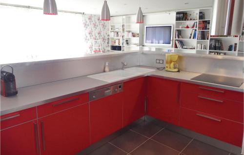 Sauvian Apartment | Highly Rated Apartment in Sauvian with Free Wifi