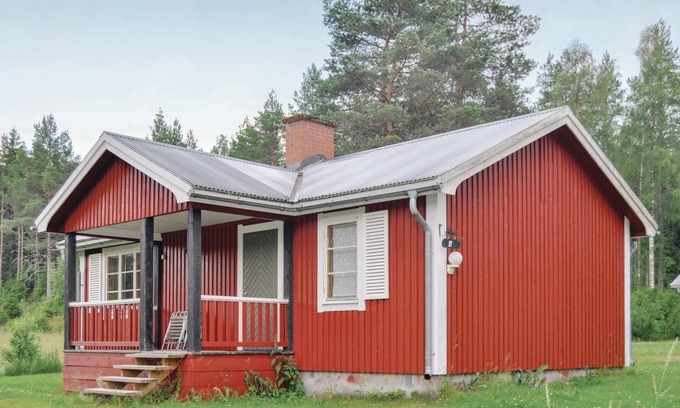 Syssleback House | Cozy 2 Bedroom Getaway with Lake View in Sysslebäck