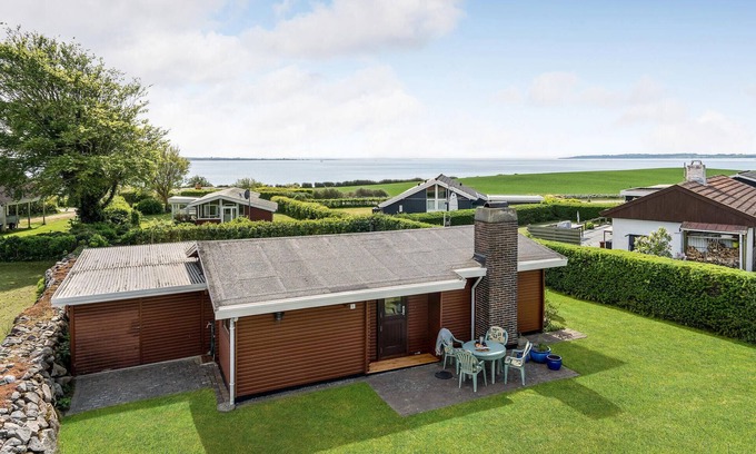 Faaborg House | Bright and Inviting Vacation Home with Oceanfront Views