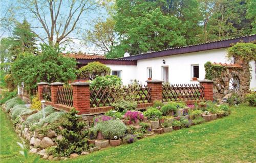 Rubkow House | Comfortable Home in Rubkow with Pool and Wifi Access