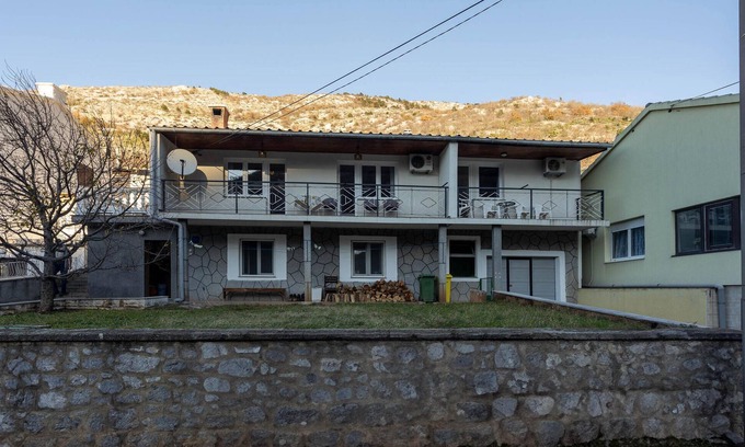 Veljun Primorski Apartment | Cozy 2-Bedroom Retreat in Beautiful Senj with Ocean Views