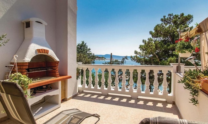 Selce House | Cozy Vacation House in Selce with Oceanfront Views