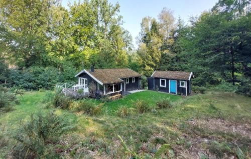 Hoor House | Inviting Retreat in Hr with Kitchen and Family Amenities