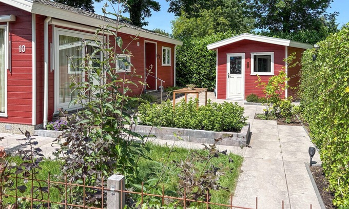 Krachtighuizen House | Comfortable 2 Bedroom Accommodation in Putten with Spa