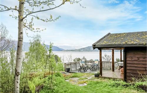 Balestrand House | Inviting Home in Balestrand with Modern Kitchen Amenities