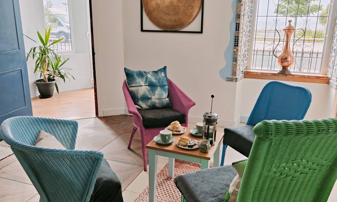 Newcastle Apartment | Artistic 2-Bedroom Apartment with Breathtaking Sea Views