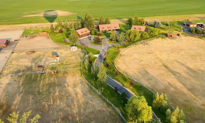 Bozeman Cabin | 2 Bedroom Cabin located on a 10 acre ranch 20 minutes from downtown Bozeman.