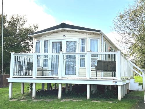 Shanklin House | 2 Bedroom Caravan NV13, Lower Hyde, Shanklin, Isle of Wight