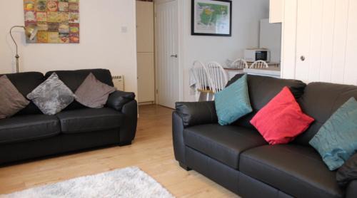 Scurlage Apartment | Private 2-Bedroom Chalet with Pool and Pet-Friendly Perks