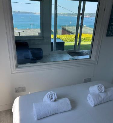 Plymouth Apartment | Scenic Oceanfront Chalet with Breathtaking Sea Views