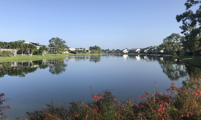 Naples Condo | Guest Rated 10/10: Oceanfront 2-Bedroom Condo with Lanai