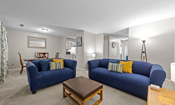 Greensboro Condo | Cozy 2 Bedroom Condo with High-Speed WiFi Near Airport