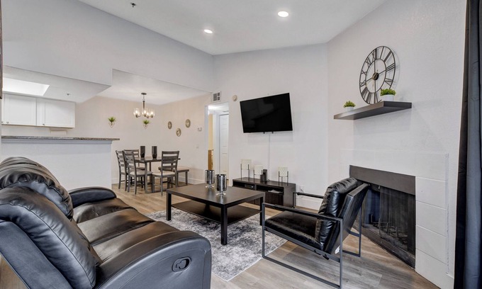 Las Vegas Condo | 2-bedroom condo in amazing Las Vegas with patio and AC